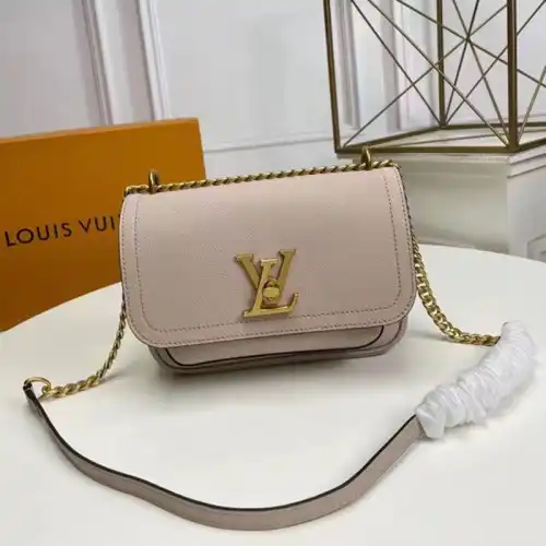 LV Bag 2302HT0046 0131