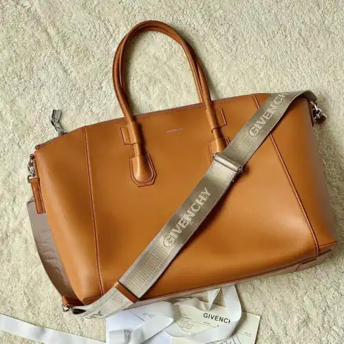 Givenchy Bag 2209SW0084 0123